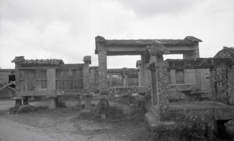 Hórreos - San Estevo (Pedre)